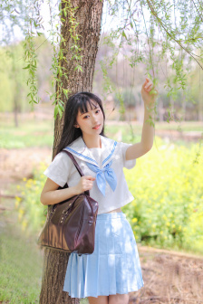 客厅乱H伦亲女小说